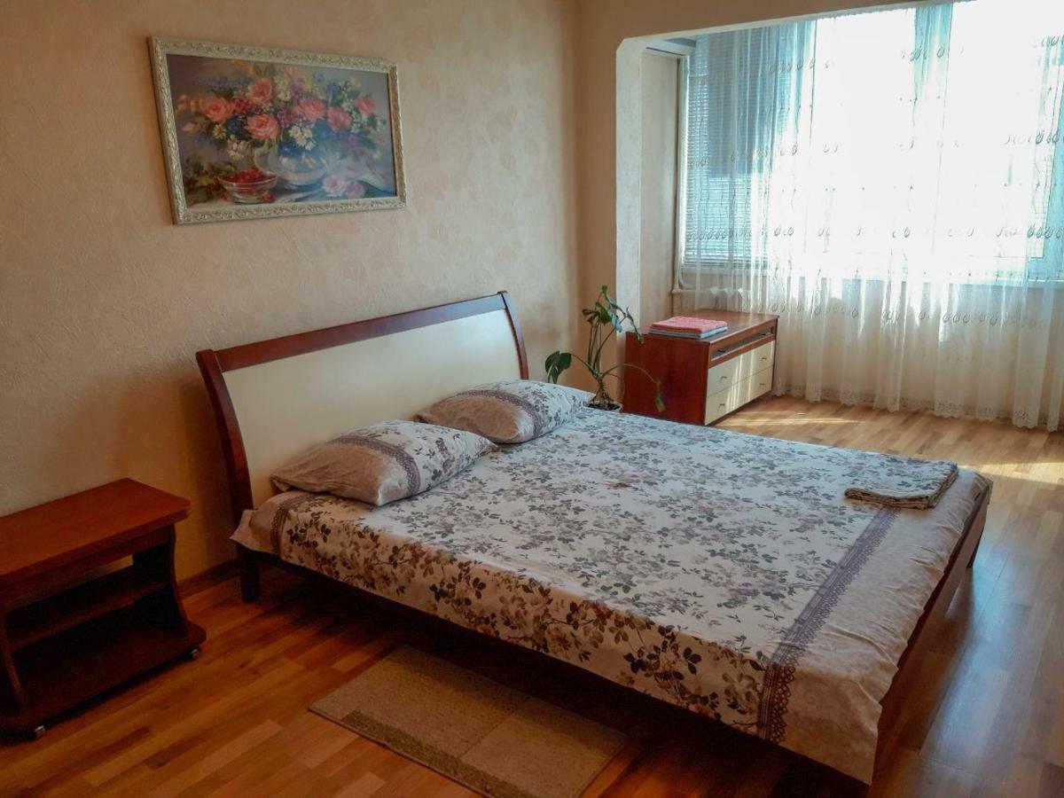Apartment On Livoberezna Metro Station Kijev Kültér fotó
